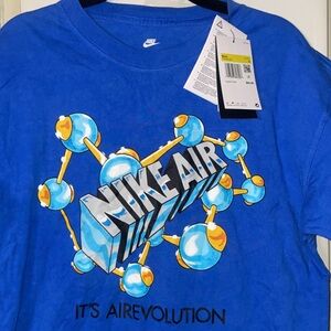 Brand new men's Nike tee!!